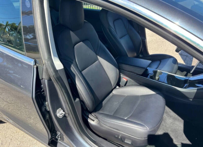 2020 Tesla Model 3 Standard Range Plus