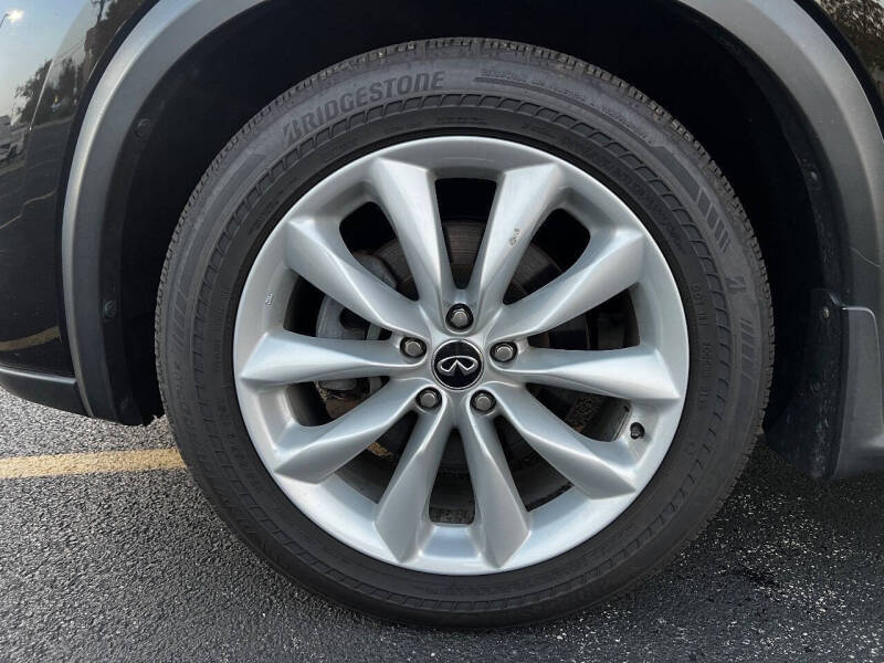 2019 Infiniti QX50 Essential