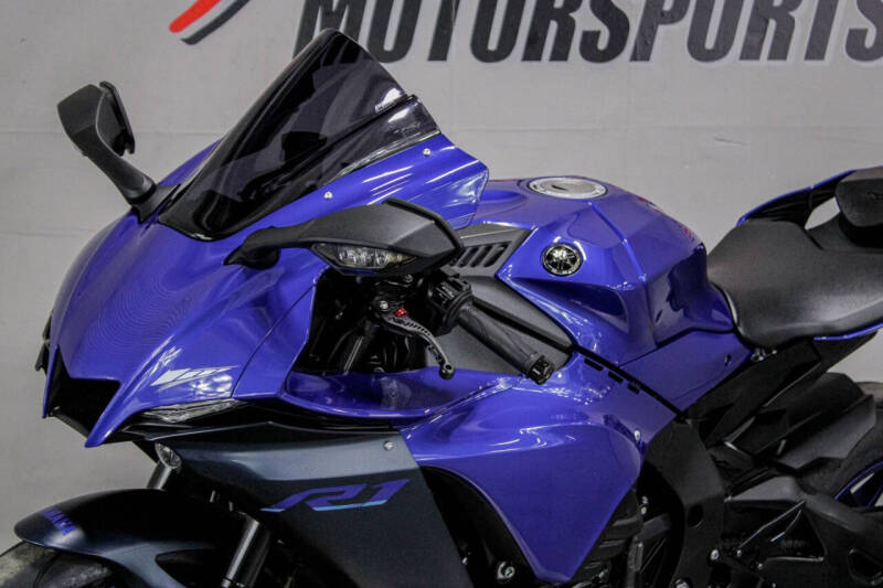2023 Yamaha YZF-R1
