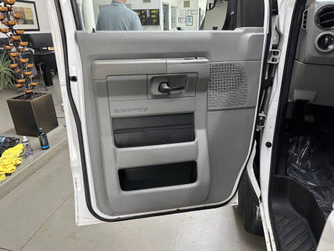 2013 Ford E-Series E-350 SD