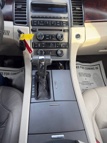 2010 Ford Taurus SEL