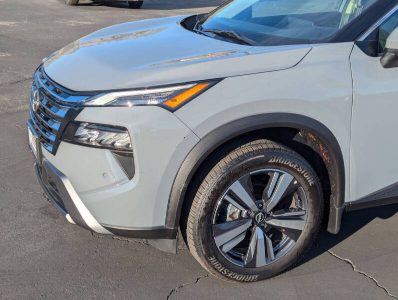 2024 Nissan Rogue SL