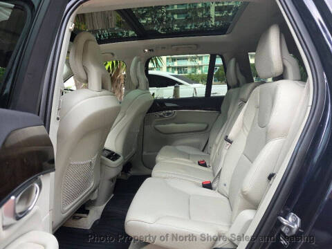 2016 Volvo XC90 T6 Momentum