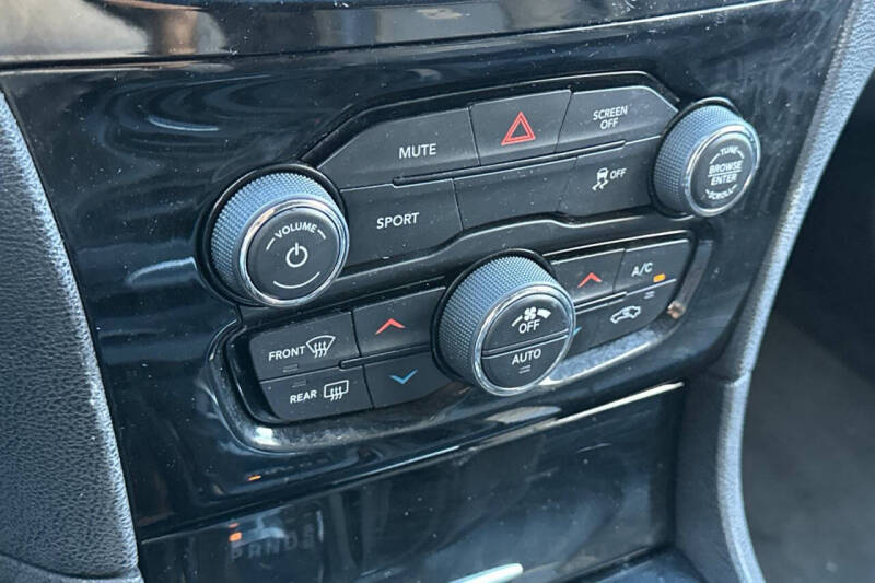 2018 Chrysler 300 S