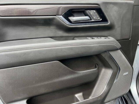 2025 GMC Yukon Elevation