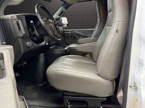 2022 GMC Savana 2500