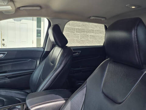 2020 Ford Edge Titanium