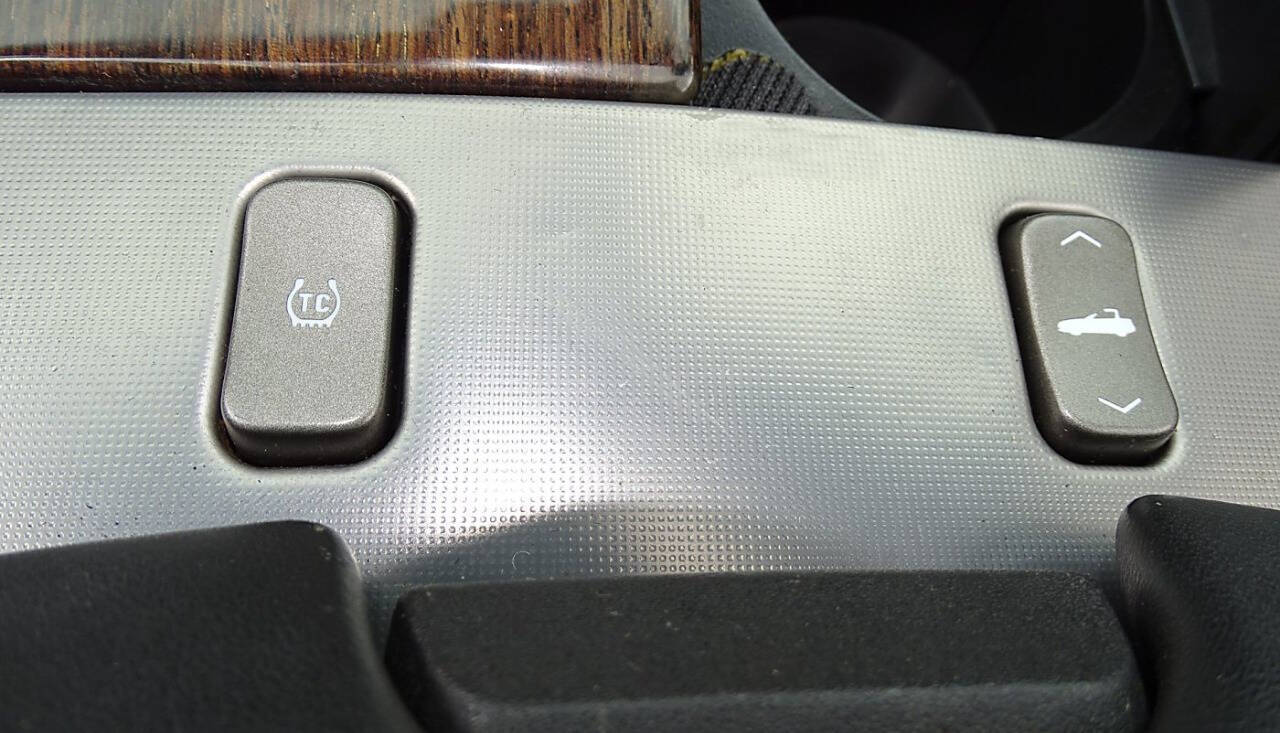 2006 Cadillac XLR-V 32