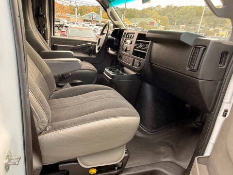 2023 GMC Savana 2500