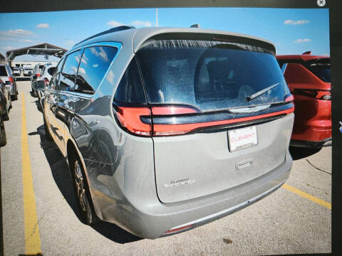 2022 Chrysler Pacifica Touring L