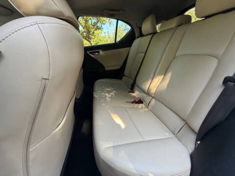 2011 Lexus CT 200h