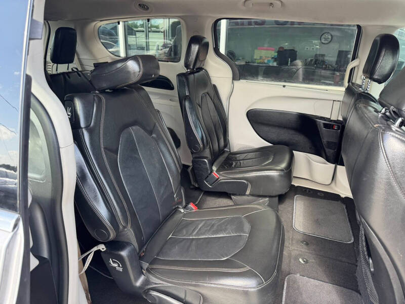 2017 Chrysler Pacifica Touring Plus