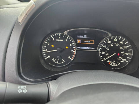 2017 Nissan Pathfinder SL