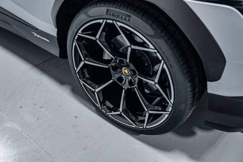 2024 Lamborghini Urus Performante