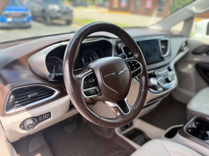 2019 Chrysler Pacifica Touring L Plus