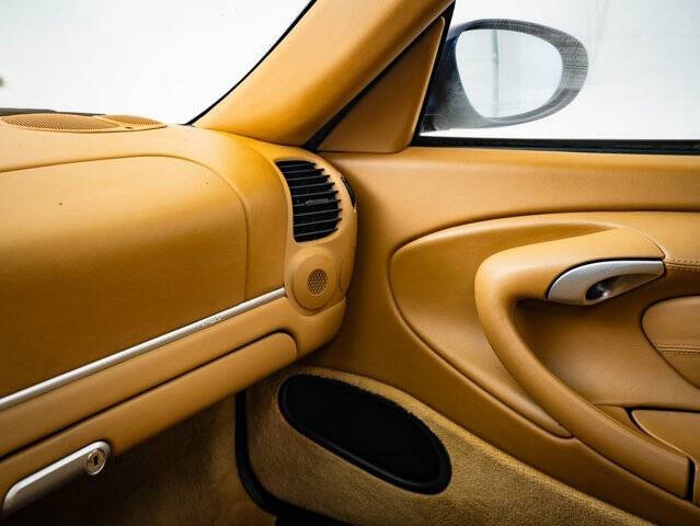 2003 Porsche 911 Carrera