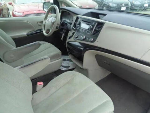 2011 Toyota Sienna Base 7-Passenger