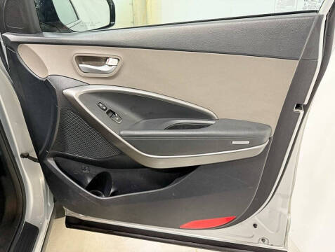 2017 Hyundai Santa Fe SE