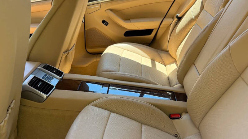 2011 Porsche Panamera 4