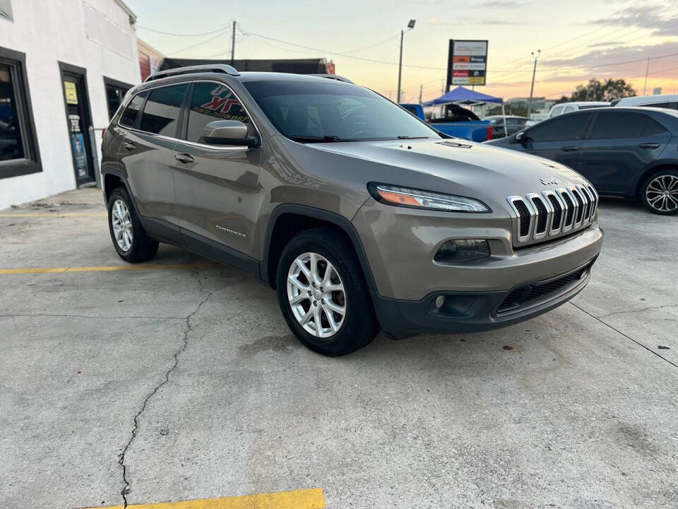 2016 Jeep Cherokee for sale at SUR Colombiano LLC in Kissimmee, FL