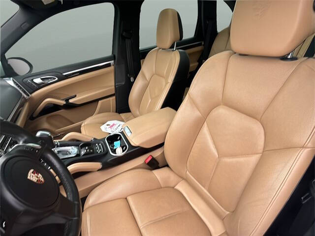 2014 Porsche Cayenne Platinum