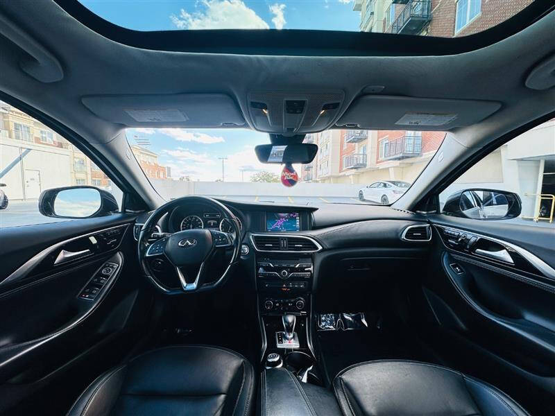 2017 Infiniti QX30 Premium