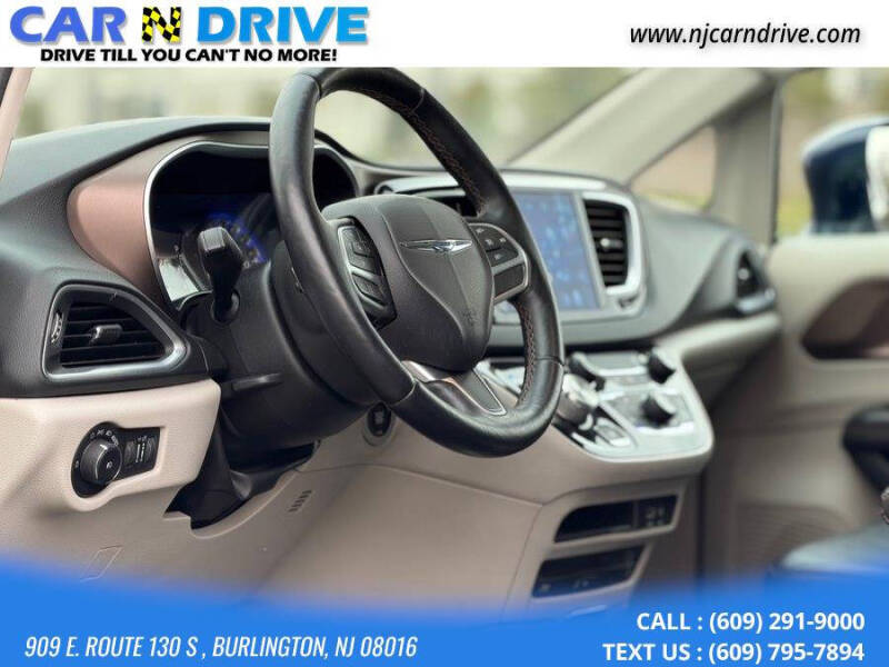 2017 Chrysler Pacifica Touring-L Plus