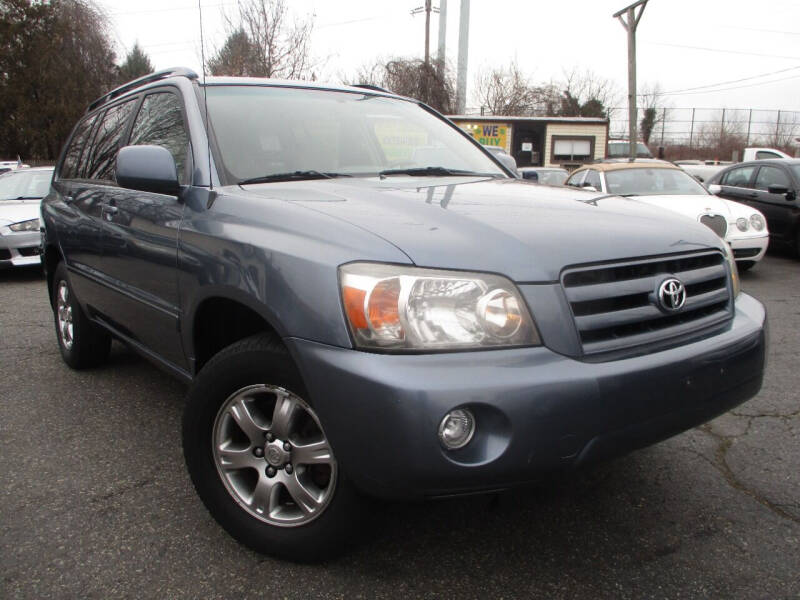 2004 Toyota Highlander for sale at Unlimited Auto Sales Inc. in Mount Sinai NY