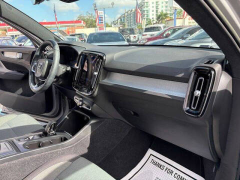 2023 Volvo XC40 B5 Core