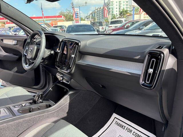 2023 Volvo XC40 B5 Core