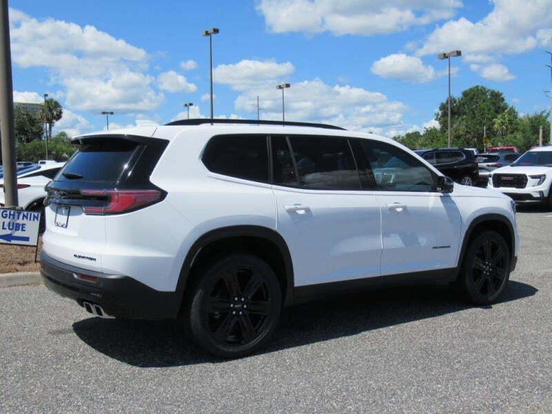 2025 GMC Acadia Elevation