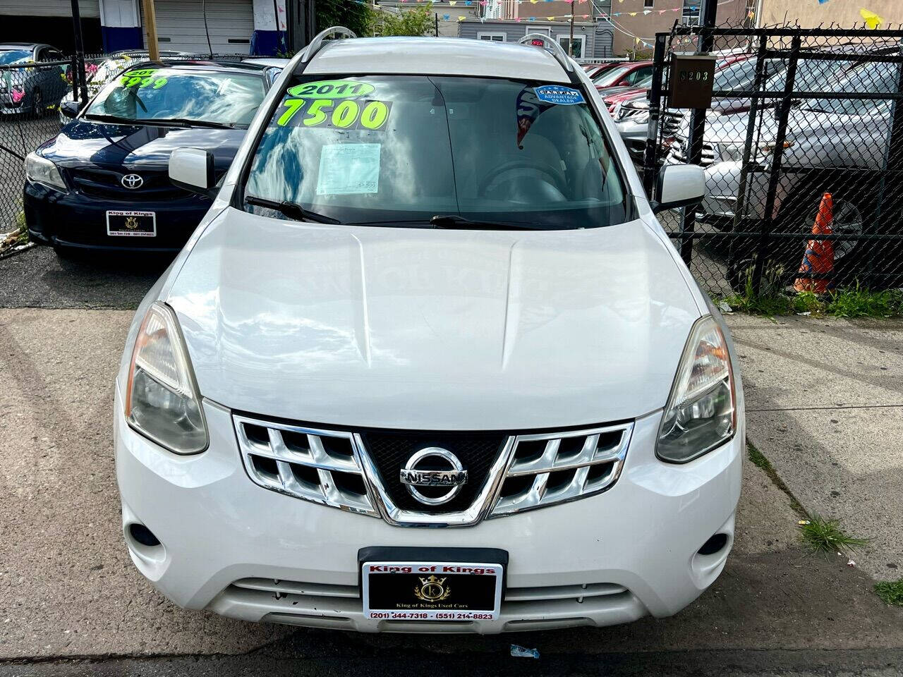 2011 Nissan Rogue SV AWD 4dr Crossover - Off White exterior view 4