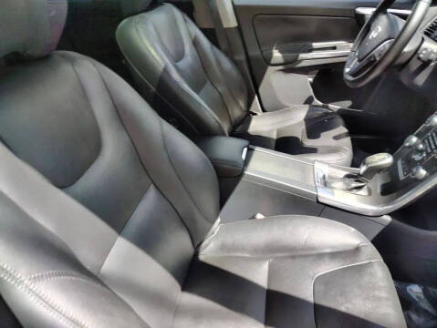 2015 Volvo XC60 T5 Drive-E Premier