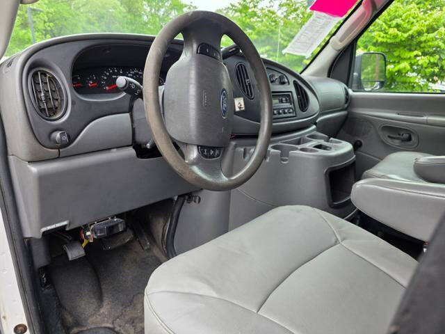 2005 Ford E-Series E-350 SD