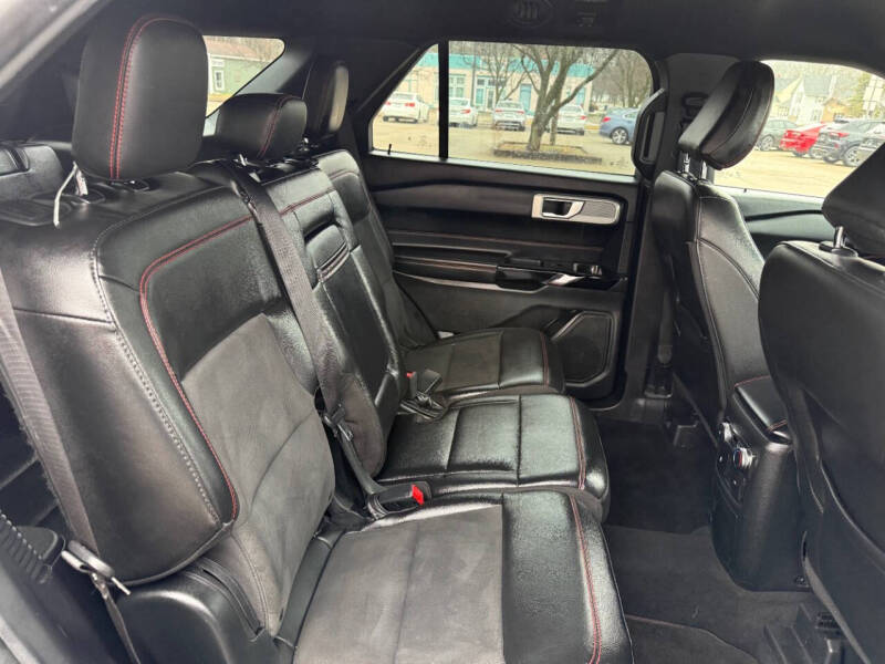 2022 Ford Explorer ST-Line