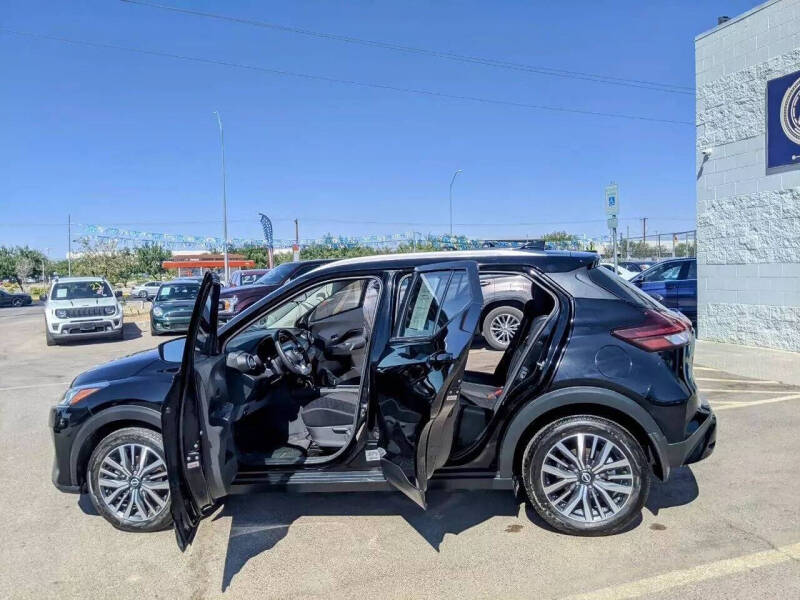 2022 Nissan Kicks SV