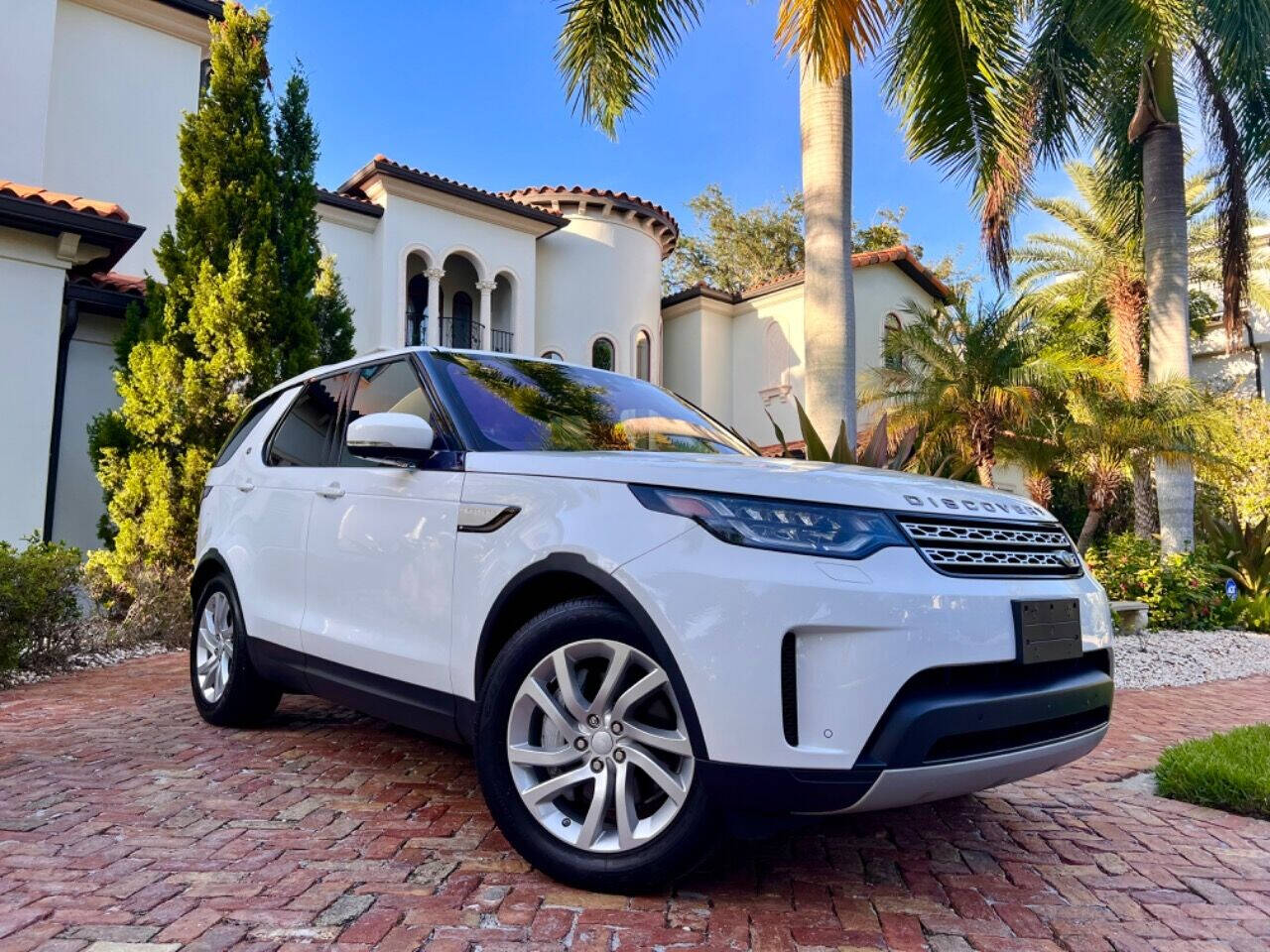 2018 Land Rover Discovery for sale at Signature Auto in Tampa, FL