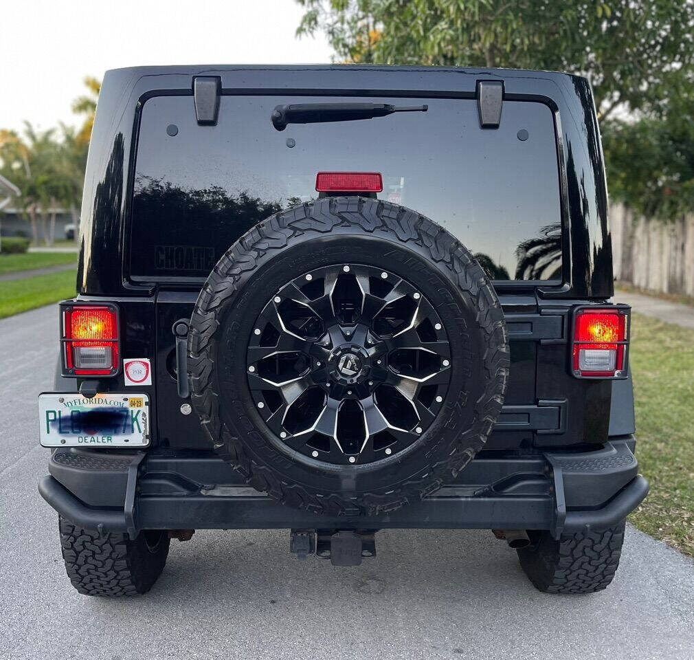 2013 Jeep Wrangler Unlimited  - $18,255