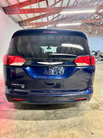 2017 Chrysler Pacifica Touring