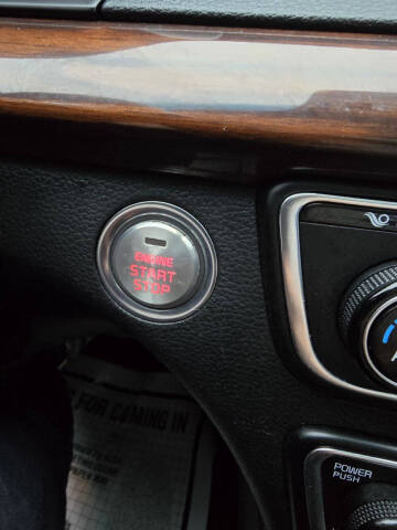 2017 Kia Cadenza Technology