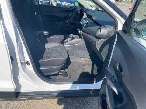 2022 Nissan Kicks S
