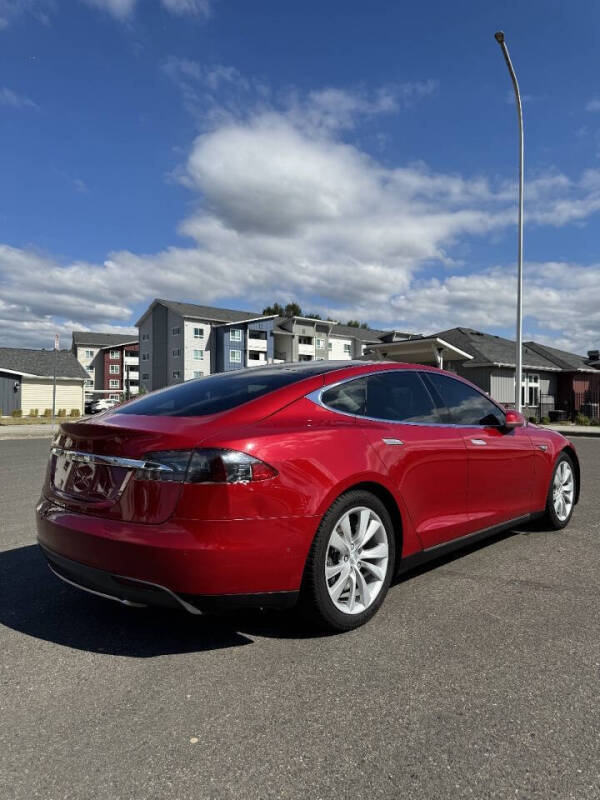 2015 Tesla Model S 90D
