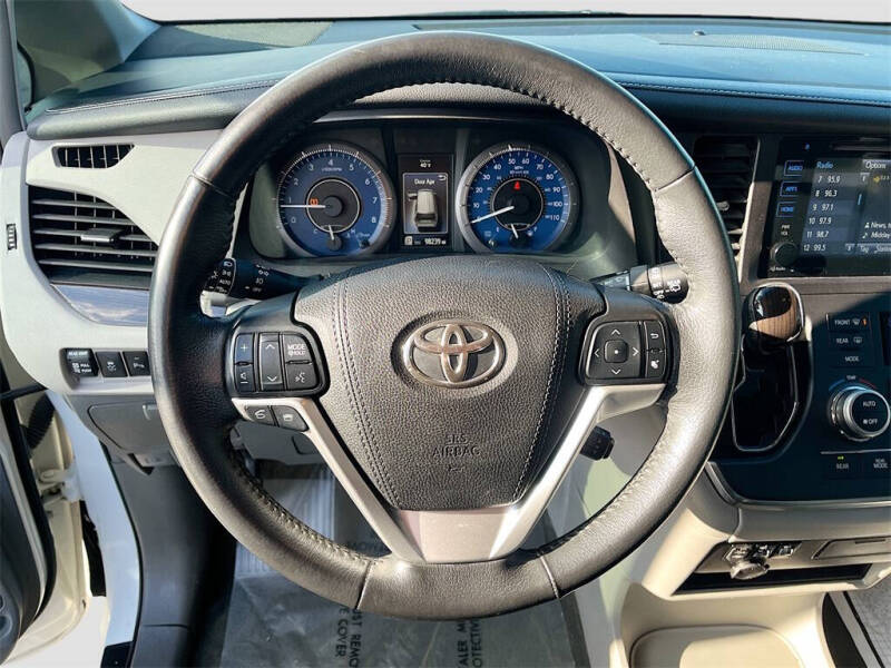 2017 Toyota Sienna