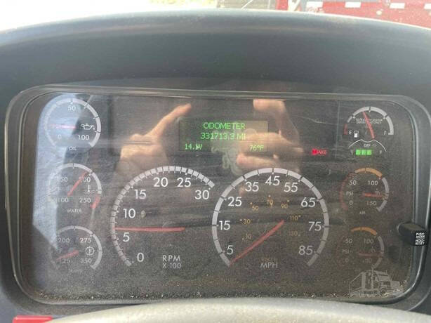 2017 Freightliner M2 106