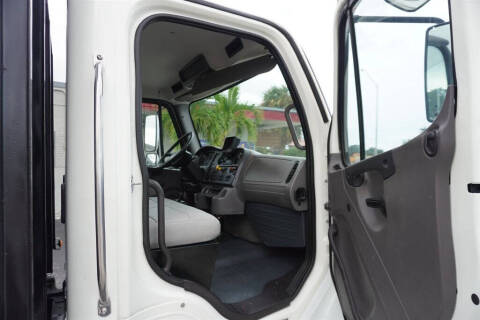2015 Freightliner M2 106