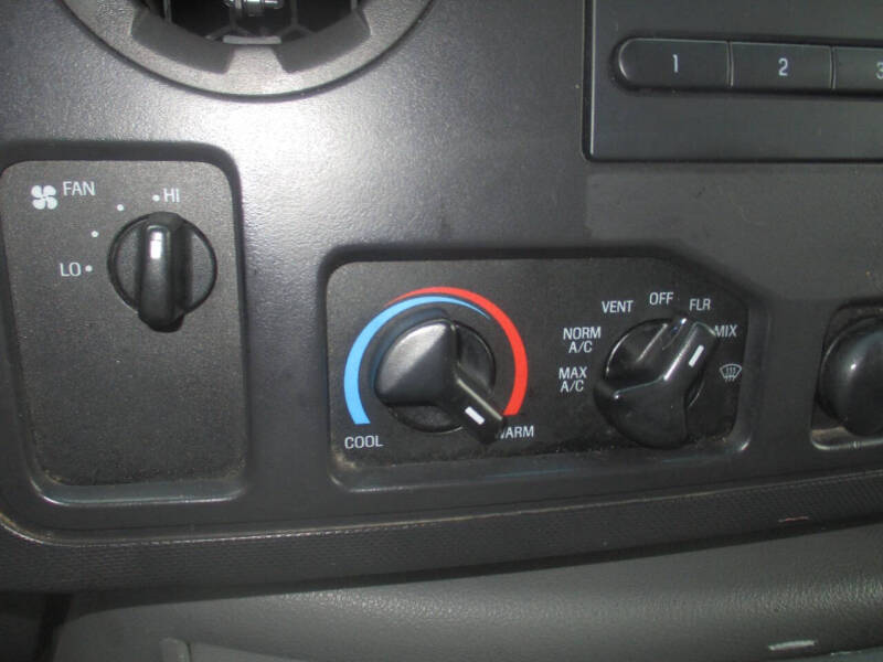 2011 Ford E-Series E-450 SD