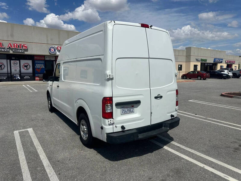 2016 Nissan NV