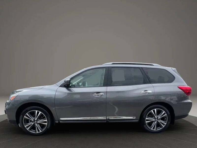 2017 Nissan Pathfinder Platinum