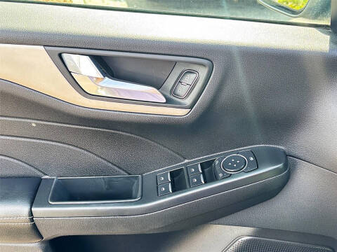 2021 Ford Escape SE