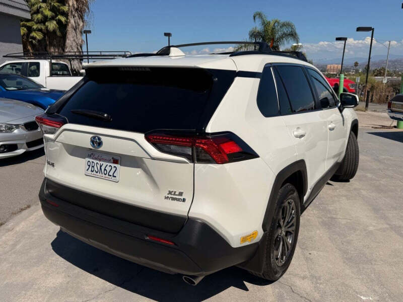 2022 Toyota RAV4 Hybrid XLE Premium